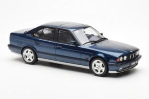 BMW M5 E34 Modrý Metallic Otto 1:18 OT576 Pryskyřice – obrázek 4 z 6