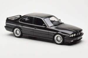 BMW M5 E34 Hartge H5 V12 Diamond Černý Metallic Otto 1:18 OT362 Pryskyřice – obrázek 4 z 6