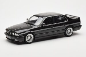 BMW M5 E34 Hartge H5 V12 Diamond Černý Metallic Otto 1:18 OT362