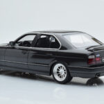 BMW M5 E34 Hartge Černý Otto 1:18 - image 4 of 6