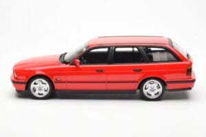 BMW M5 E34 Touring Červený Otto 1:18 OT951 Pryskyřice – obrázek 3 z 6