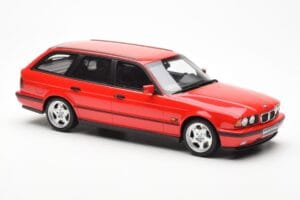 BMW M5 E34 Touring Červený Otto 1:18 OT951 Pryskyřice – obrázek 4 z 6