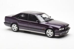 BMW M5 E34 Fialový Otto 1:18 OT106 Pryskyřice – obrázek 4 z 6