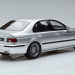 BMW M5 E39 Stříbrný Otto 1:18 - image 2 of 7