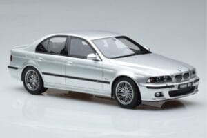 BMW M5 E39 Stříbrný Otto 1:18 OT747B Pryskyřice – obrázek 4 z 7