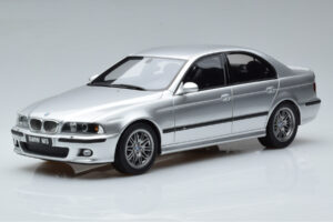 BMW M5 E39 Stříbrný Otto 1:18