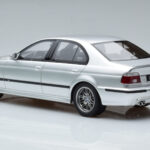BMW M5 E39 Stříbrný Otto 1:18 - image 5 of 7