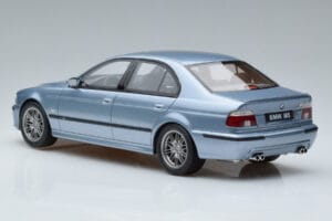 BMW M5 E39 Silverwater Modrý Otto 1:18 OT554 Pryskyřice – obrázek 5 z 6