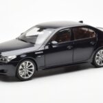 BMW M5 E60 Carbon Černý Kyosho 1:18