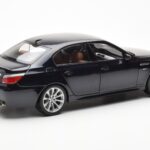 BMW M5 E60 Carbon Černý Kyosho 1:18 - image 3 of 8