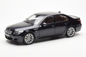 BMW M5 E60 Carbon Černý Kyosho 1:18 08593BK