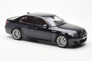 BMW M5 E60 Carbon Černý Kyosho 1:18 08593BK Kov – obrázek 6 z 8