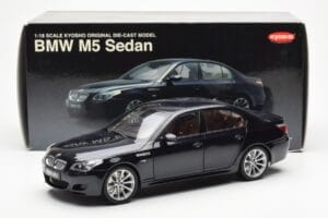 BMW M5 E60 Carbon Černý Kyosho 1:18 08593BK Kov – obrázek 8 z 8