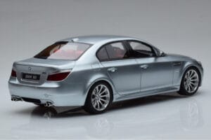 BMW M5 E60 Stříbrný Otto 1:18 OT426 Pryskyřice – obrázek 2 z 6