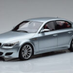 BMW M5 E60 Stříbrný Otto 1:18