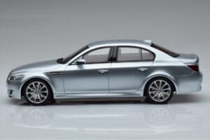 BMW M5 E60 Stříbrný Otto 1:18 OT426 Pryskyřice – obrázek 3 z 6