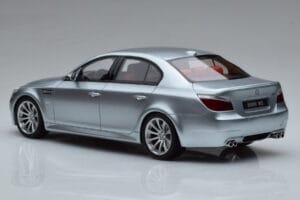 BMW M5 E60 Stříbrný Otto 1:18 OT426 Pryskyřice – obrázek 5 z 6
