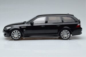 BMW M5 E61 Touring Černý Otto 1:18 OT1020 Pryskyřice – obrázek 3 z 6