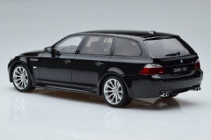BMW M5 E61 Touring Černý Otto 1:18 OT1020 Pryskyřice – obrázek 5 z 6