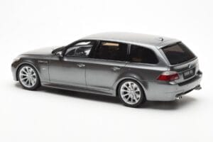 BMW M5 E61 Touring Šedý Otto 1:18 OT189 Pryskyřice – obrázek 5 z 6