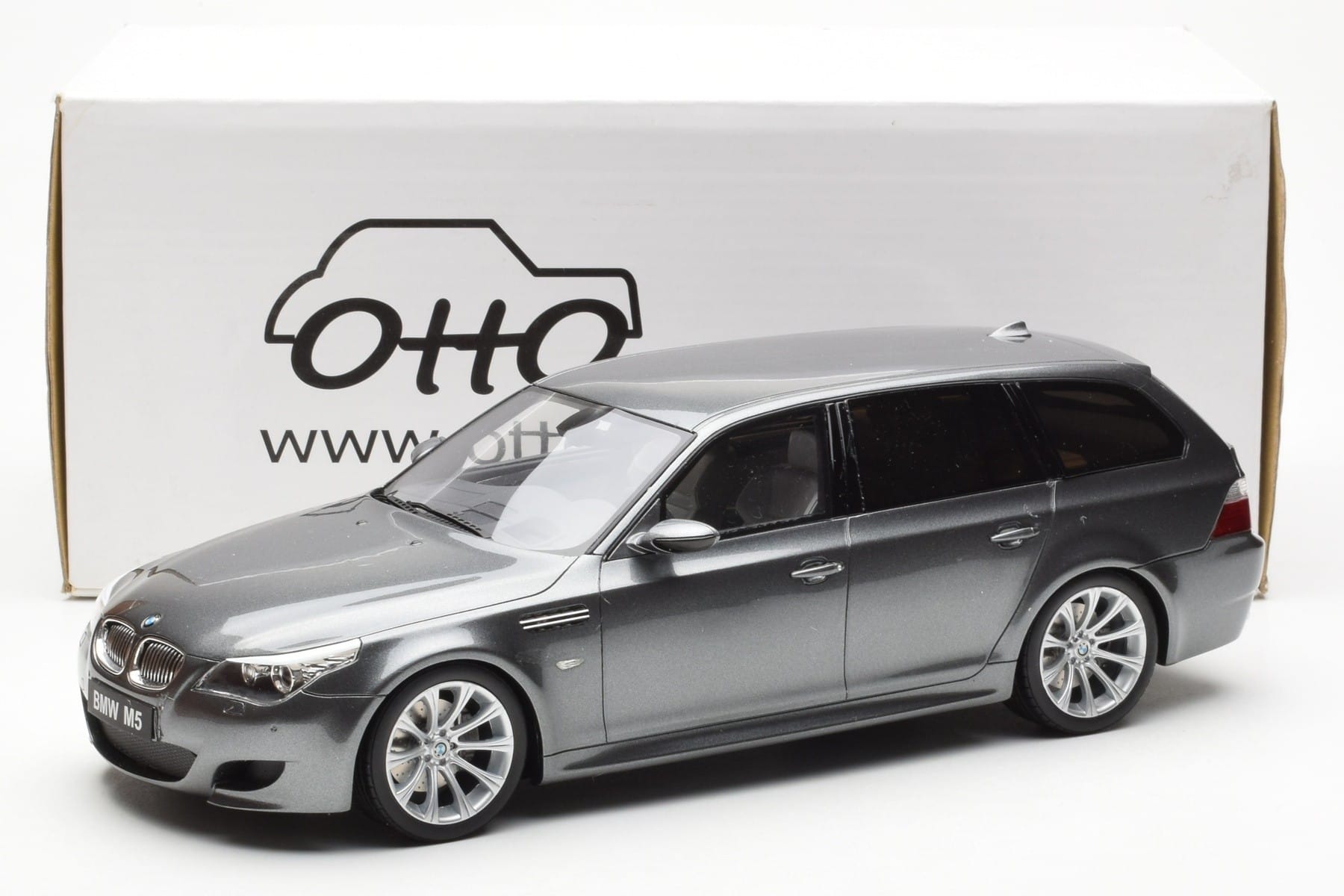 BMW M5 E61 Touring Šedý Otto 1:18 OT189 Pryskyřice – obrázek 6 z 6