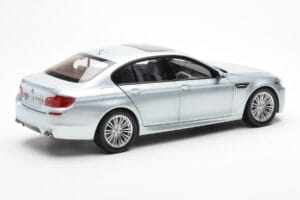 BMW M5 F10 Silverstone Stříbrný Paragon 1:18 80432186353 Kov – obrázek 3 z 8