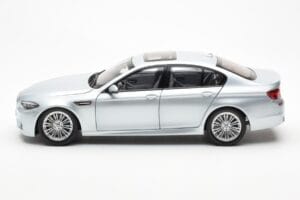 BMW M5 F10 Silverstone Stříbrný Paragon 1:18 80432186353 Kov – obrázek 4 z 8
