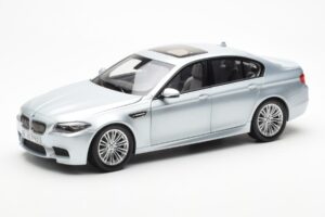 BMW M5 F10 Silverstone Stříbrný Paragon 1:18 80432186353