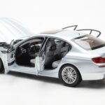 BMW M5 F10 Silverstone Stříbrný Paragon 1:18 80432186353 - image 5 of 8