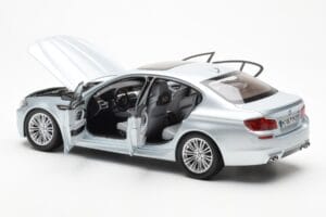 BMW M5 F10 Silverstone Stříbrný Paragon 1:18 80432186353 Kov – obrázek 5 z 8