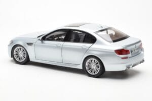 BMW M5 F10 Silverstone Stříbrný Paragon 1:18 80432186353 Kov – obrázek 7 z 8