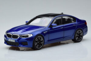 BMW M5 F90 Marina Bay Modrý Norev 1:18