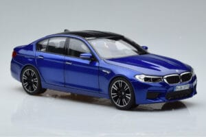 BMW M5 F90 Marina Bay Modrý Norev 1:18 80432454783 Kov – obrázek 5 z 7