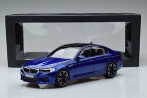 BMW M5 F90 Marina Bay Modrý Norev 1:18 80432454783 Kov – obrázek 7 z 7