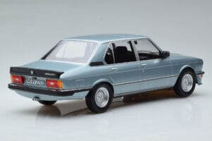 BMW M535i E12 Modrá Norev 1:18 183269 Kov – obrázek 2 z 6