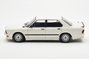 BMW M535i E28 Alpine Bílý AUTOart 1:18 75161 Kov – obrázek 4 z 10