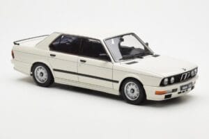 BMW M535i E28 Alpine Bílý AUTOart 1:18 75161 Kov – obrázek 6 z 10