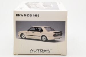 BMW M535i E28 Alpine Bílý AUTOart 1:18 75161 Kov – obrázek 8 z 10