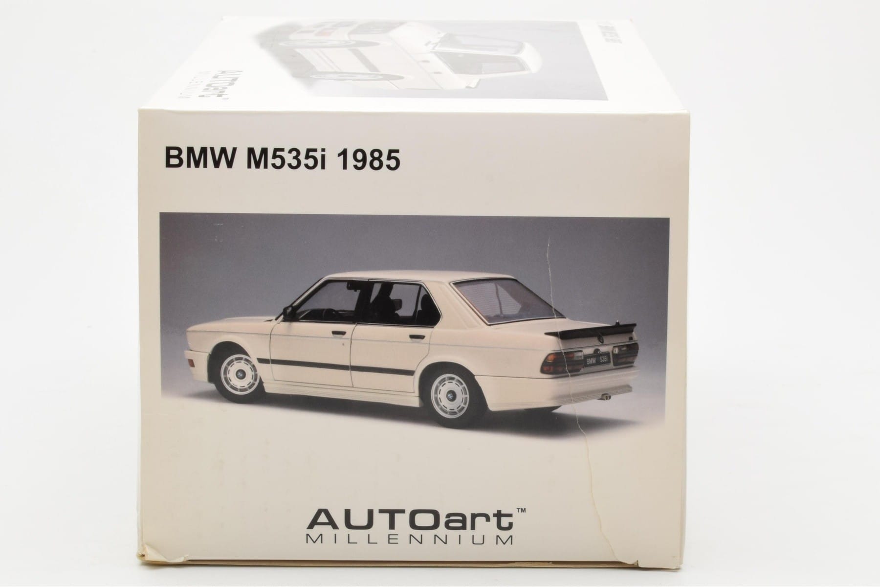 BMW M535i E28 Alpine Bílý AUTOart 1:18 75161 Kov – obrázek 8 z 10