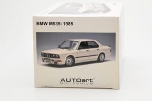 BMW M535i E28 Alpine Bílý AUTOart 1:18 75161 Kov – obrázek 9 z 10