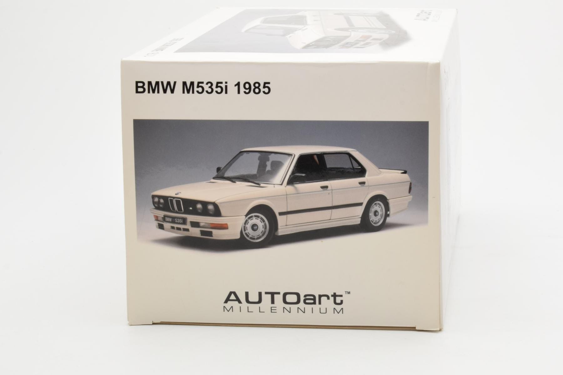 BMW M535i E28 Alpine Bílý AUTOart 1:18 75161 Kov – obrázek 9 z 10