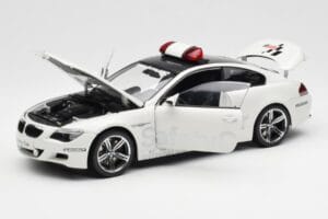 BMW M6 E63 MotoGP Safety Car 2006 Kyosho 1:18 08707GPB Kov – obrázek 2 z 8