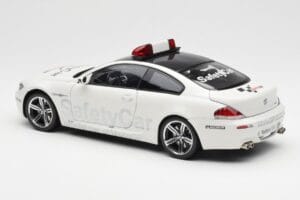 BMW M6 E63 MotoGP Safety Car 2006 Kyosho 1:18 08707GPB Kov – obrázek 7 z 8