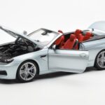 BMW M6 F12 Kabriolet Silverstone Stříbrný II Paragon 1:18 - image 2 of 8