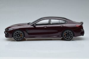 BMW M8 F93 Competition Gran Coupe Ametrin Metalíza GT Spirit 1:18 GT285 Pryskyřice – obrázek 3 z 6
