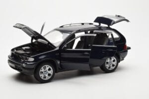 BMW X5 4.4i E53 Tmavě Modrý Kyosho 1:18 08521DB Kov – obrázek 2 z 8