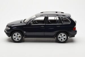BMW X5 4.4i E53 Tmavě Modrý Kyosho 1:18 08521DB Kov – obrázek 4 z 8