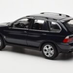 BMW X5 4.4i E53 Tmavě Modrý Kyosho 1:18 - image 7 of 8