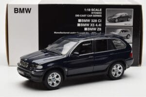 BMW X5 4.4i E53 Tmavě Modrý Kyosho 1:18 08521DB Kov – obrázek 8 z 8