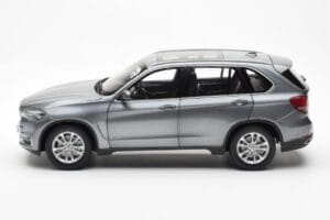 BMW X5 F15 Space Šedý Paragon 1:18 80432318988 Kov – obrázek 4 z 8